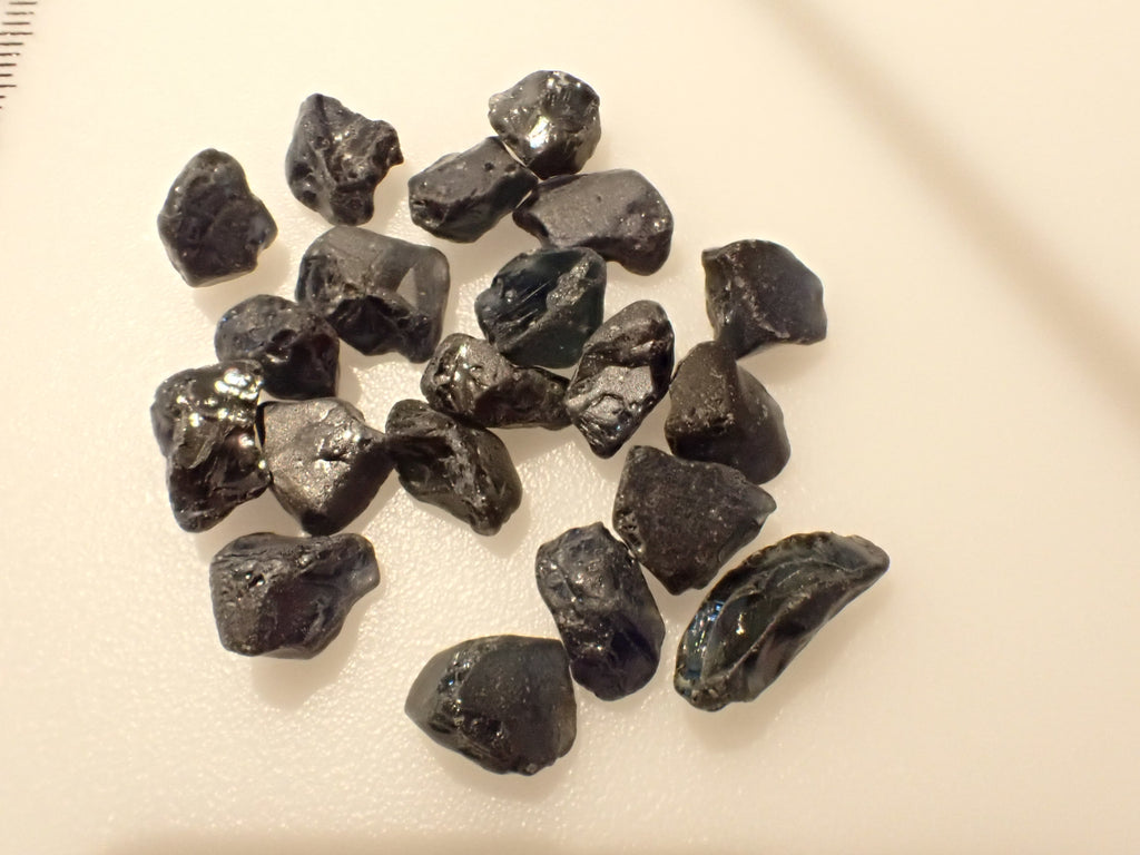 50 tcw Aussie Sapphire Blind Pour 2-3cts Stones