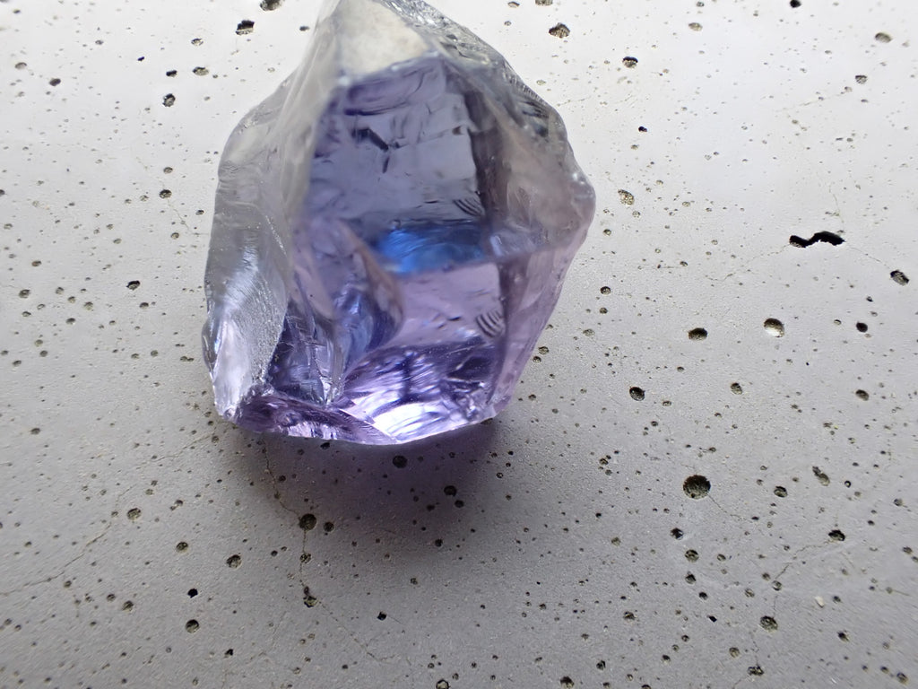 Unheated Pleochroic Tanzanite Gemstone  Rough. Perfect rough for faceting on a Ultra-tec or Facetron