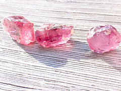 ✨ 3-piece Kenyan Rhodolite Rough Parcel ✨   PW4