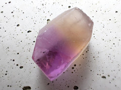 28.9 cts 50/50 Bolivian Ametrine 404